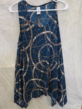 Jostar V- Neck Sleeveless Blue Circle-Print Tunic Tank